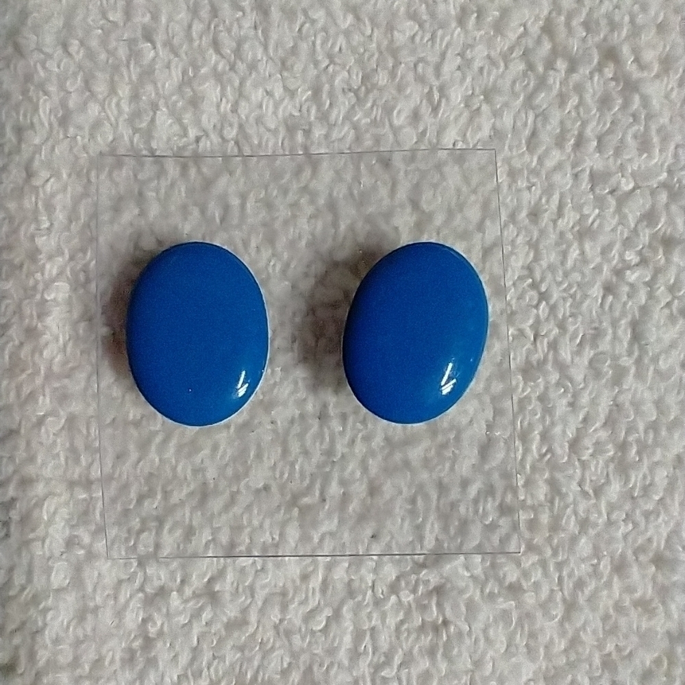 Silvertone button post earrings